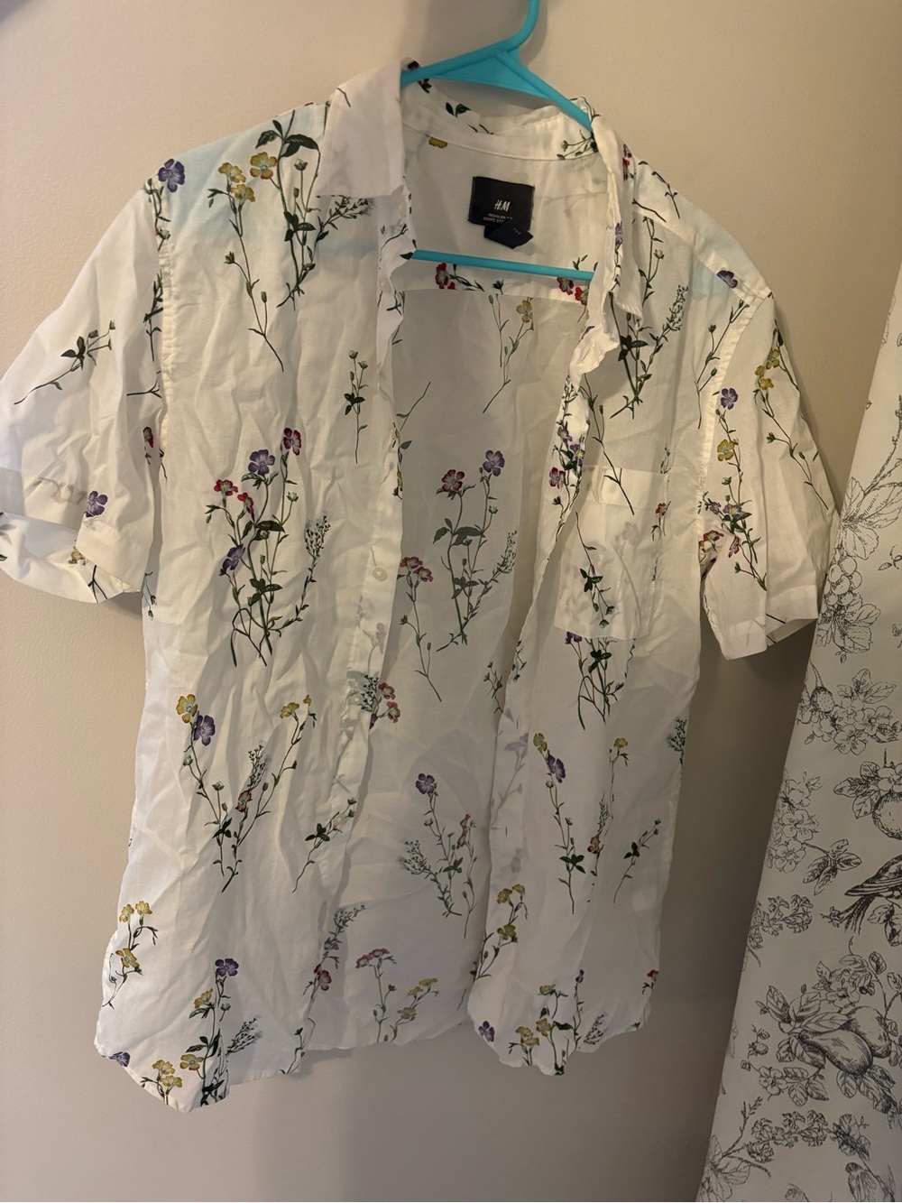 H&M White Short-Sleeve Floral Button-Down Shirt